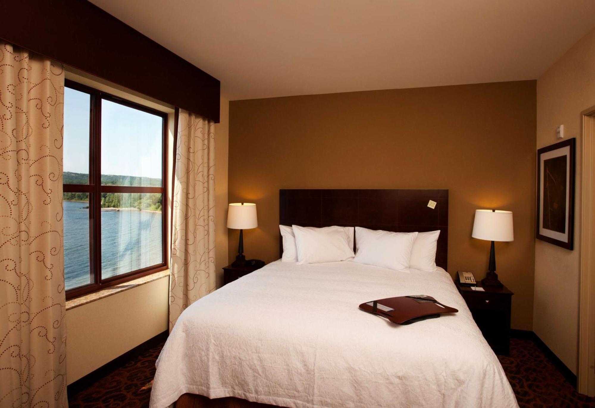 Hampton Inn Marquette-Waterfront Dış mekan fotoğraf
