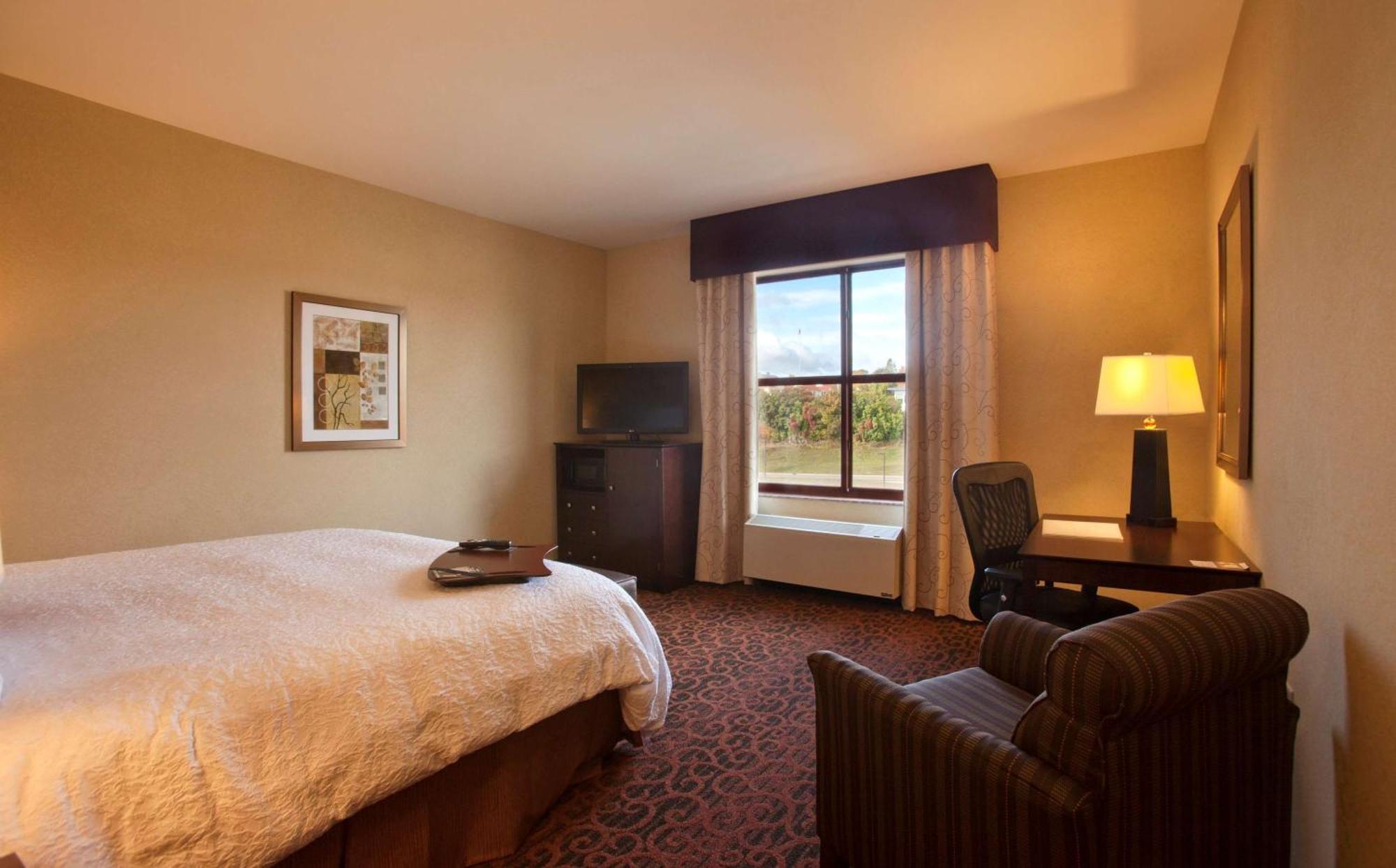 Hampton Inn Marquette-Waterfront Dış mekan fotoğraf