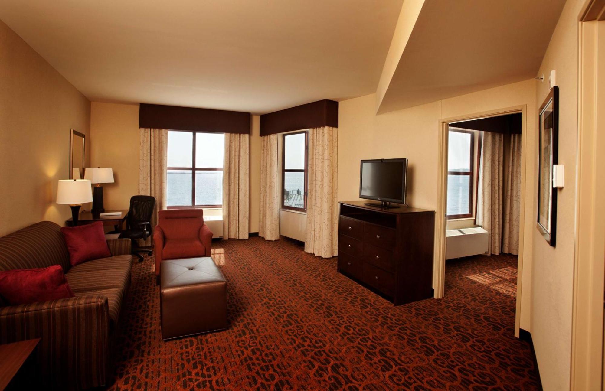 Hampton Inn Marquette-Waterfront Dış mekan fotoğraf