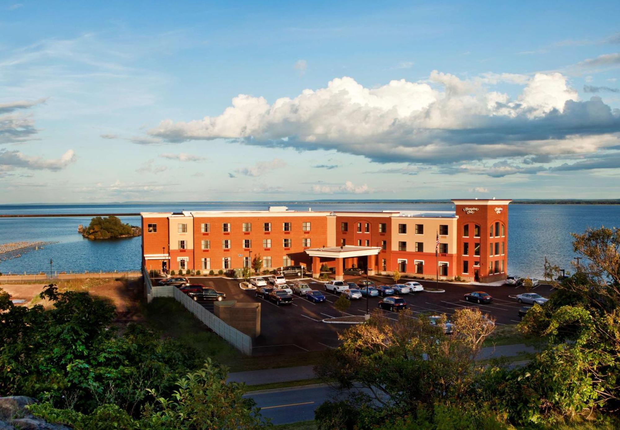 Hampton Inn Marquette-Waterfront Dış mekan fotoğraf